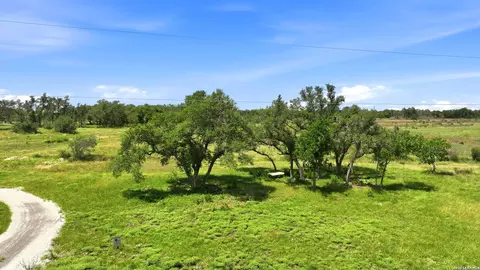 718 Windmill Rdg, Blanco, TX 78606 photo 9