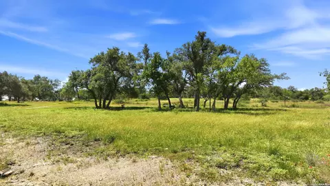 718 Windmill Rdg, Blanco, TX 78606 photo 5