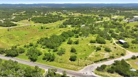 718 Windmill Rdg, Blanco, TX 78606 photo 23