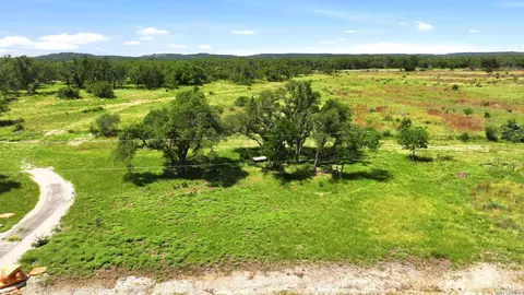 718 Windmill Rdg, Blanco, TX 78606 photo 7