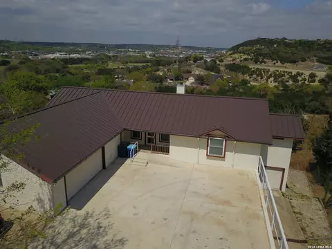 1208 Cypress Creek Rd, Kerrville, TX 78028