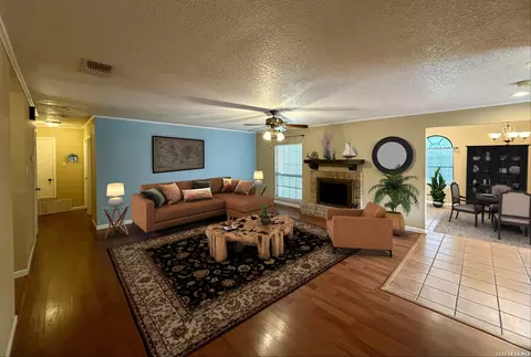 931 Hayloft Ln, San Antonio, TX 78245
