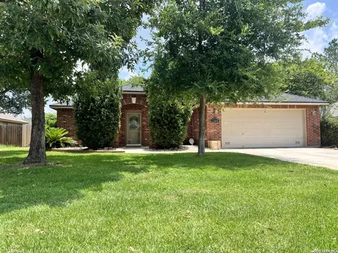 308 Bunker Hl, Pleasanton, TX 78064