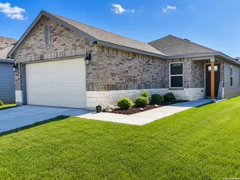 5911 Macdona Rdg, San Antonio, TX 78252