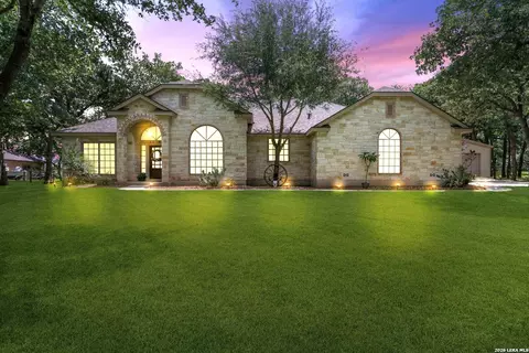 351 Rosewood Dr, La Vernia, TX 78121