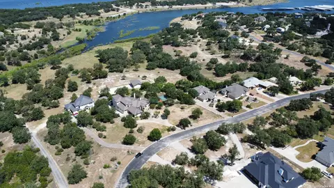 1031 Kings Cove Dr, Canyon Lake, TX 78133