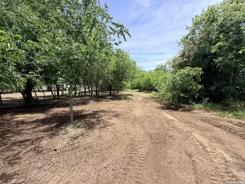 1 Acre Fm 471, Natalia, TX 78059