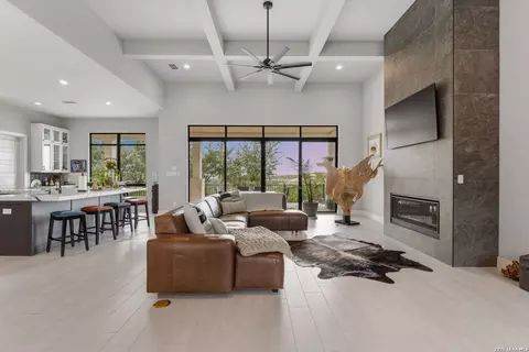 Living - 189 Eagle Crst, Spring Branch, TX 78070 photo 2 of 6
