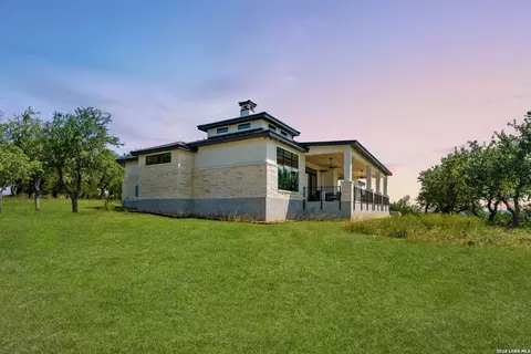 Exterior - 189 Eagle Crst, Spring Branch, TX 78070 photo 5 of 7