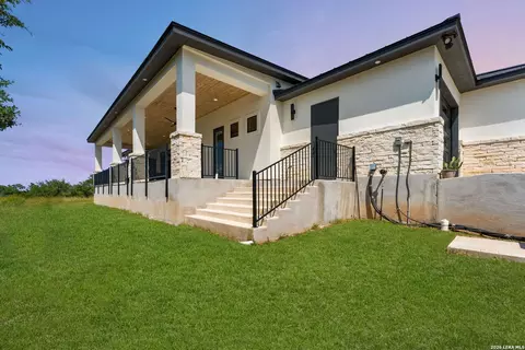 Exterior - 189 Eagle Crst, Spring Branch, TX 78070 photo 4 of 7