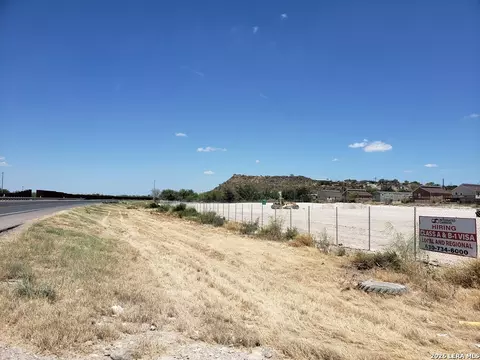 1157 State Loop 480 #2, Eagle Pass, TX 78852 photo 3