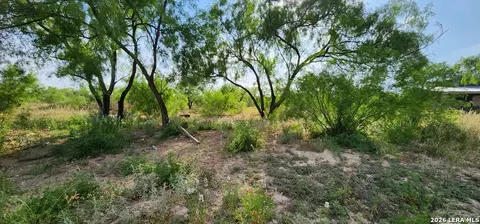 567 Riverside Dr, Eagle Pass, TX 78852 photo 5