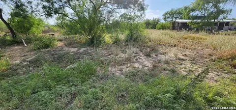 567 Riverside Dr, Eagle Pass, TX 78852 photo 3