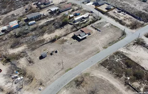 1411 Wagon Wheel, Eagle Pass, TX 78852