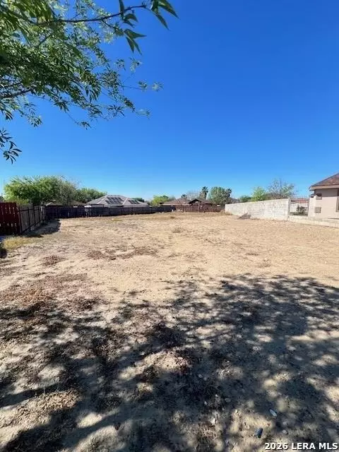 2234 Stone St, Eagle Pass, TX 78852 photo 2