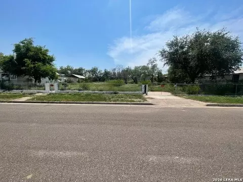 965 Ave D, Eagle Pass, TX 78852 photo 8