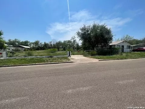965 Ave D, Eagle Pass, TX 78852 photo 9