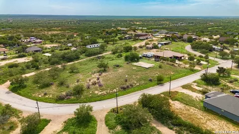 1326 Wagon Wheel Rd, Eagle Pass, TX 78852 photo 9