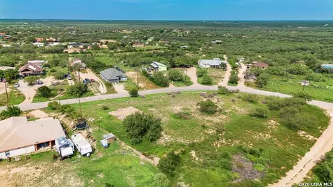 1326 Wagon Wheel Rd, Eagle Pass, TX 78852 photo 5