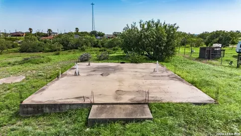 1326 Wagon Wheel Rd, Eagle Pass, TX 78852 photo 16