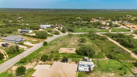 1326 Wagon Wheel Rd, Eagle Pass, TX 78852 photo 4