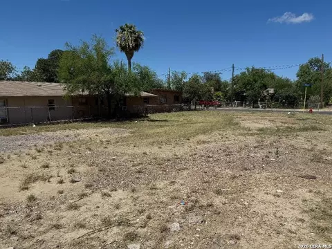 894 Concho St, Eagle Pass, TX 78852