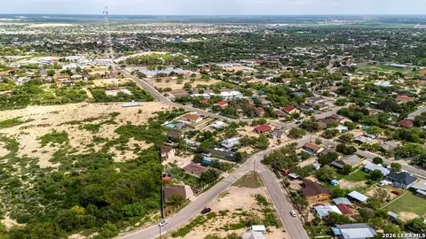 889 Callejon Nevisca, Eagle Pass, TX 78852 photo 8