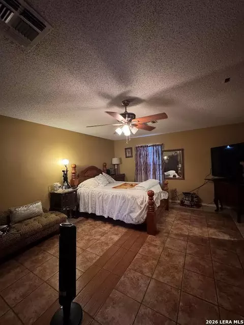 Bedroom - 1707 Rainbow Rd, Eagle Pass, TX 78852 photo 5 of 6