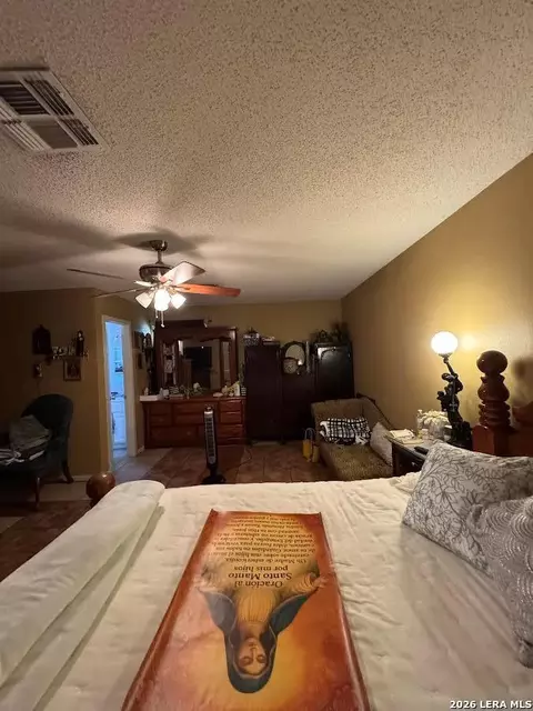Bedroom - 1707 Rainbow Rd, Eagle Pass, TX 78852 photo 4 of 6