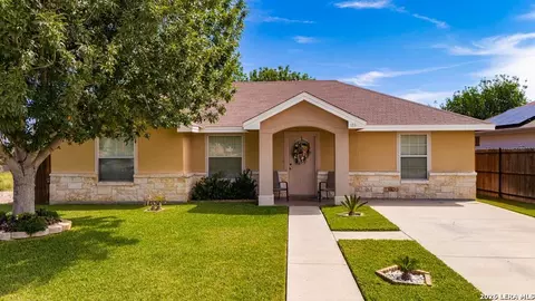 131 Richard Ln, Eagle Pass, TX 78852