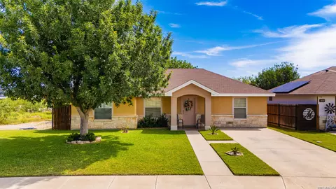 131 Richard Ln, Eagle Pass, TX 78852