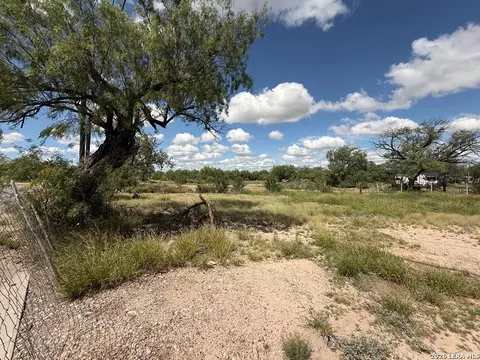 2147 Rosita Valley Rd, Eagle Pass, TX 78852