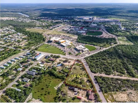 2147 Rosita Valley Rd, Eagle Pass, TX 78852