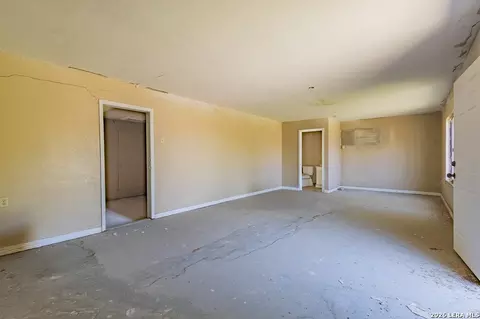 Living - 1850 Eidson Rd, Eagle Pass, TX 78852 photo 4 of 6
