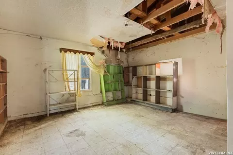 Bedroom - 1850 Eidson Rd, Eagle Pass, TX 78852 photo 4 of 8