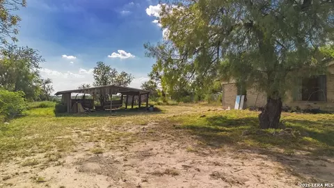 Exterior - 1850 Eidson Rd, Eagle Pass, TX 78852 photo 3 of 4