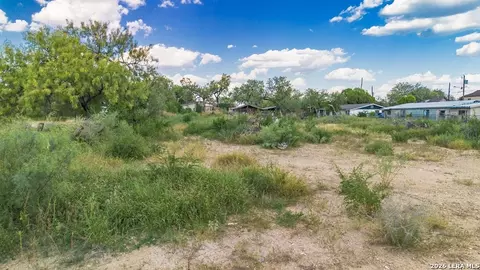 View/Area - 1850 Eidson Rd, Eagle Pass, TX 78852 photo 2 of 11