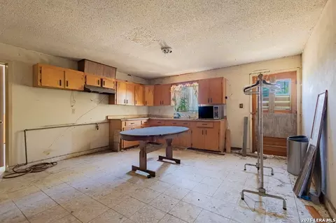 Kitchen - 1850 Eidson Rd, Eagle Pass, TX 78852 photo 1 of 2