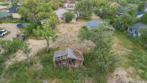 View/Area - 1850 Eidson Rd, Eagle Pass, TX 78852 photo 4 of 11