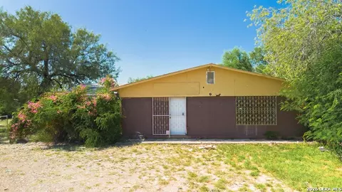 Exterior - 1850 Eidson Rd, Eagle Pass, TX 78852 photo 1 of 4