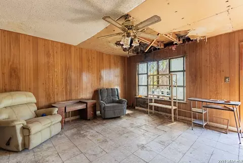 Living - 1850 Eidson Rd, Eagle Pass, TX 78852 photo 2 of 6