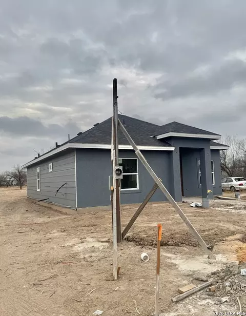 Exterior - 261 Dub Dr, Eagle Pass, TX 78852 photo 1 of 3