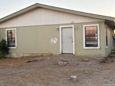 Exterior - 633 Molina Loop, Eagle Pass, TX 78852 photo 4 of 9