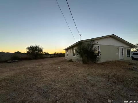 Exterior - 633 Molina Loop, Eagle Pass, TX 78852 photo 3 of 9