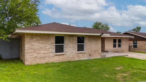 Exterior - 2139 Ricks Dr, Eagle Pass, TX 78852 photo 2 of 6