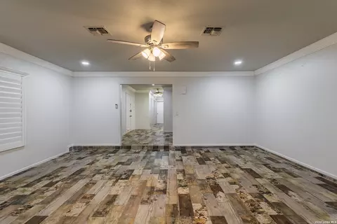 Living - 2139 Ricks Dr, Eagle Pass, TX 78852 photo 4 of 7