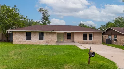 2139 Ricks Dr, Eagle Pass, TX 78852