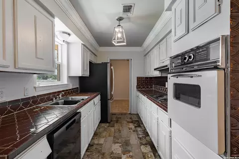 Kitchen - 2139 Ricks Dr, Eagle Pass, TX 78852 photo 1 of 3