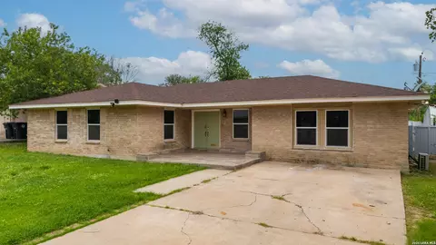Exterior - 2139 Ricks Dr, Eagle Pass, TX 78852 photo 3 of 6