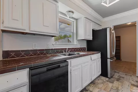Kitchen - 2139 Ricks Dr, Eagle Pass, TX 78852 photo 3 of 3